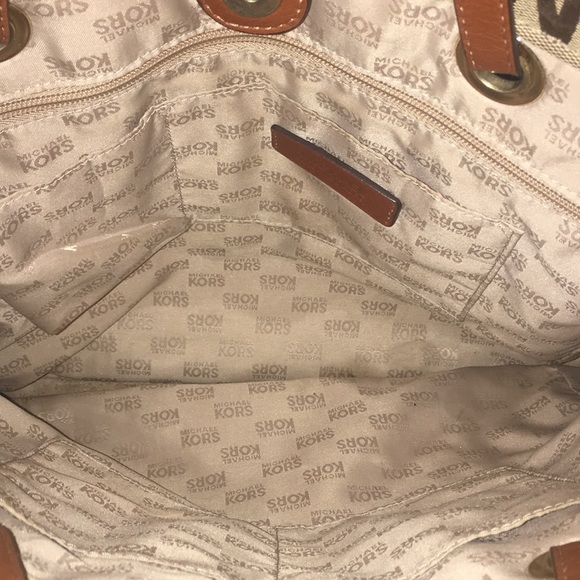 Authentic Michael Kors Tote Bag*👜 - Picture 3 of 4